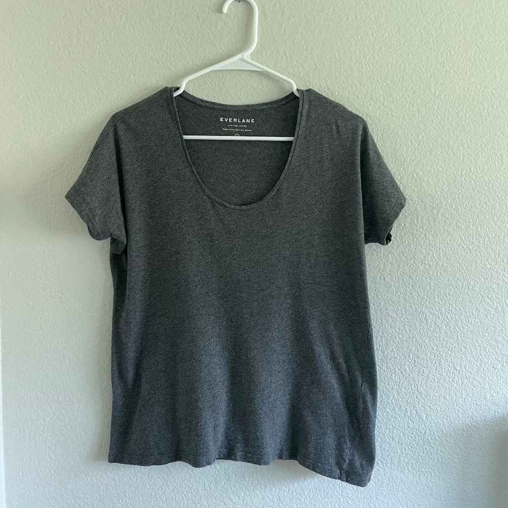 Everlane Charcoal Scoop Neck Tee